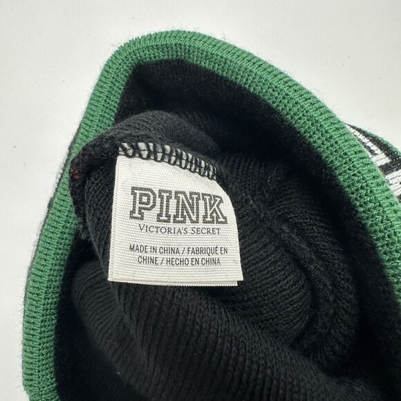 Victorias Secret PINK Beanie Hat Winter Cap Black Red Snowflakes Knit - Picture 9 of 10